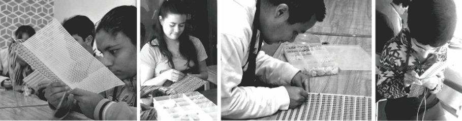 fotos chicos trabajando bolsas.png