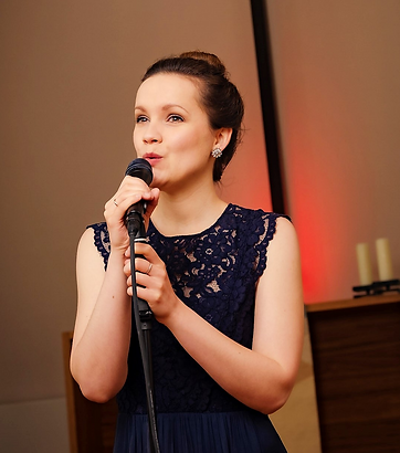 Bianca König – professionelle Sängerin für Hochzeiten, Events & Musicals aus der Wedemark bei Hannover. Emotionale Live-Perfo