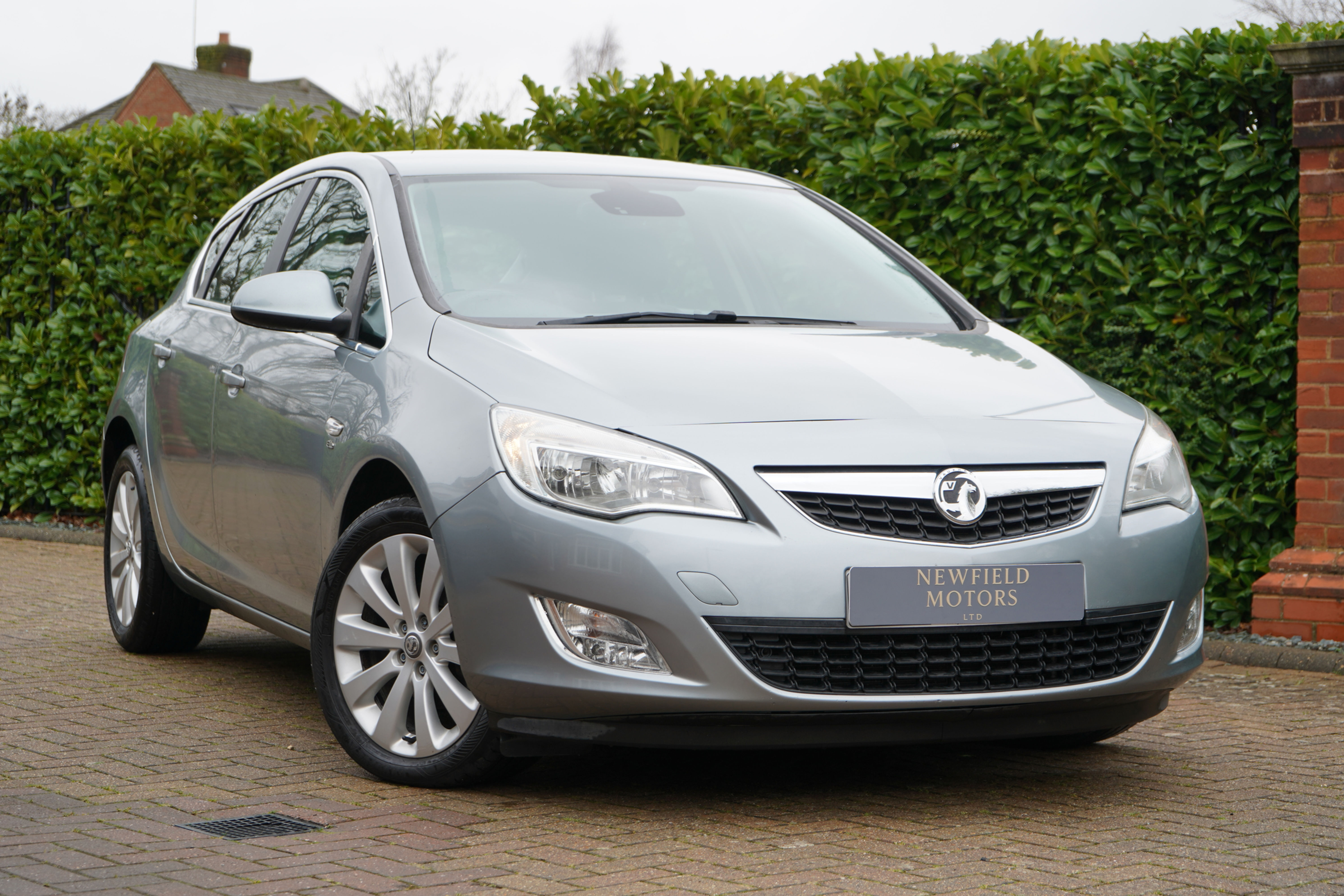 Vauxhall Astra | YD61OKV Hatchback (2009 - 2015) 1.6 16v Elite Hatchback 5dr Pet