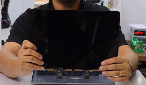 เปลี่ยนจอ LCD macbook
