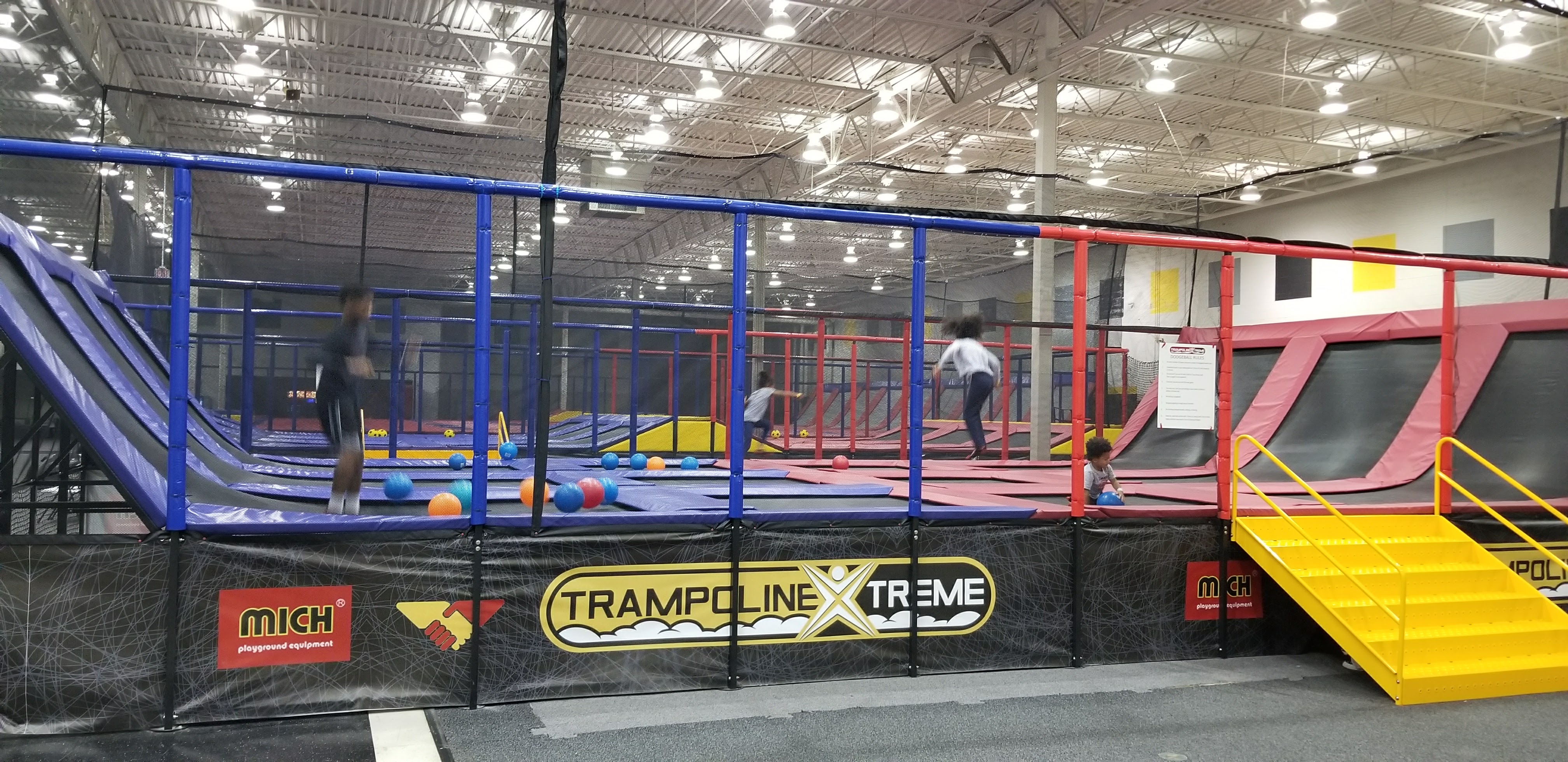 Trampoline Xtreme 6kids1tank