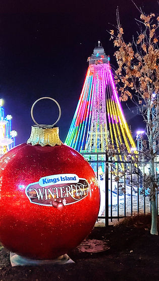 Holiday lights decorate the Effiel Tower