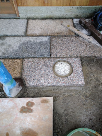 敷石まわりの整備後の様子(外構の仕上がり)