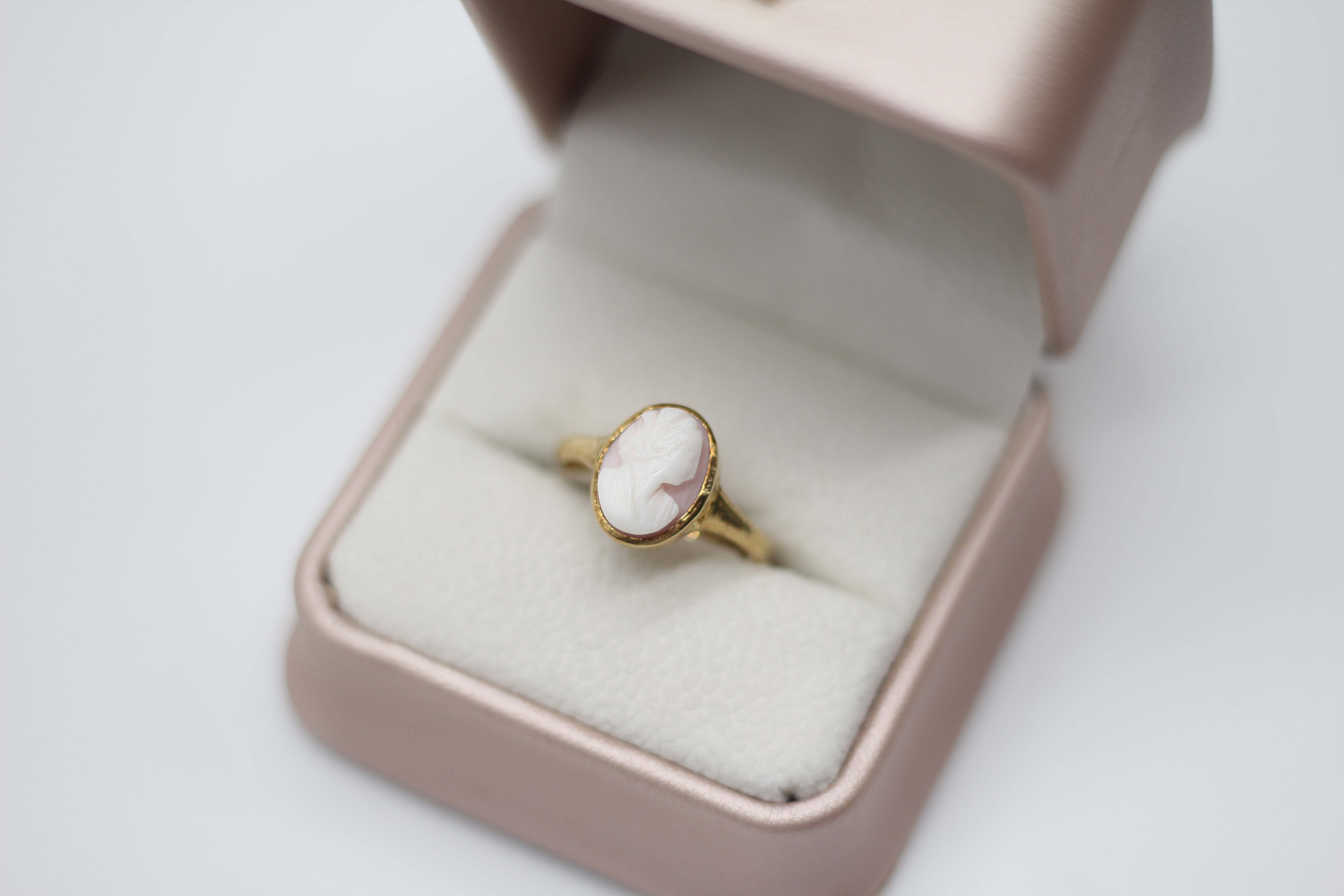 Victorian 18ct Cameo Ring