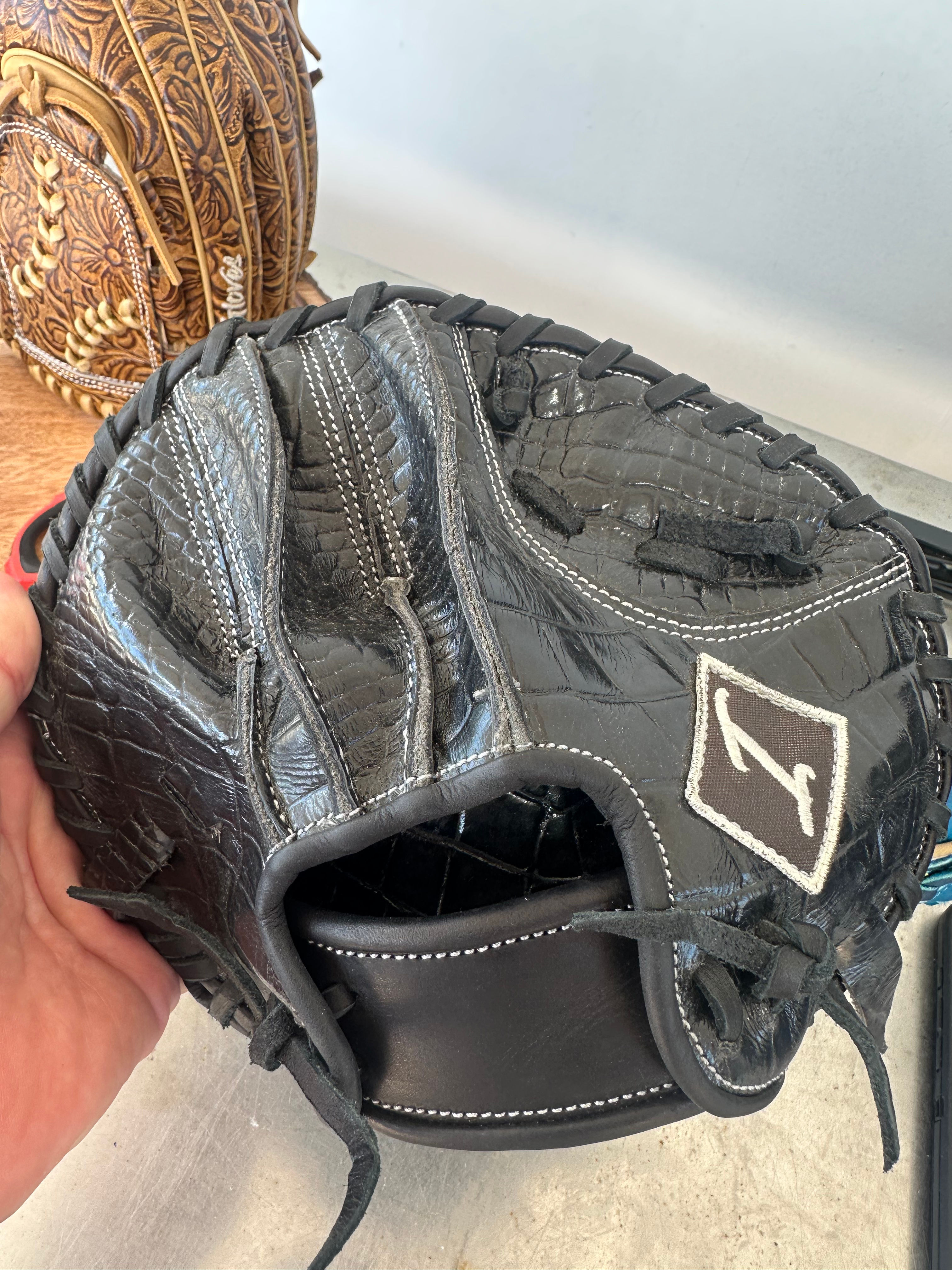 Kids pancake all black 100 % leather 