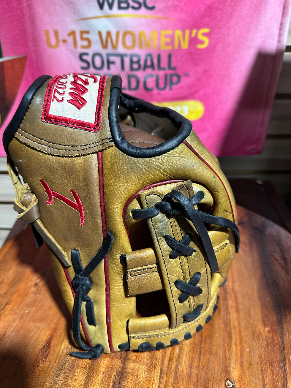 Thumbnail: 11.75” RHT smooth natural leather extra padding oiled and broken in 