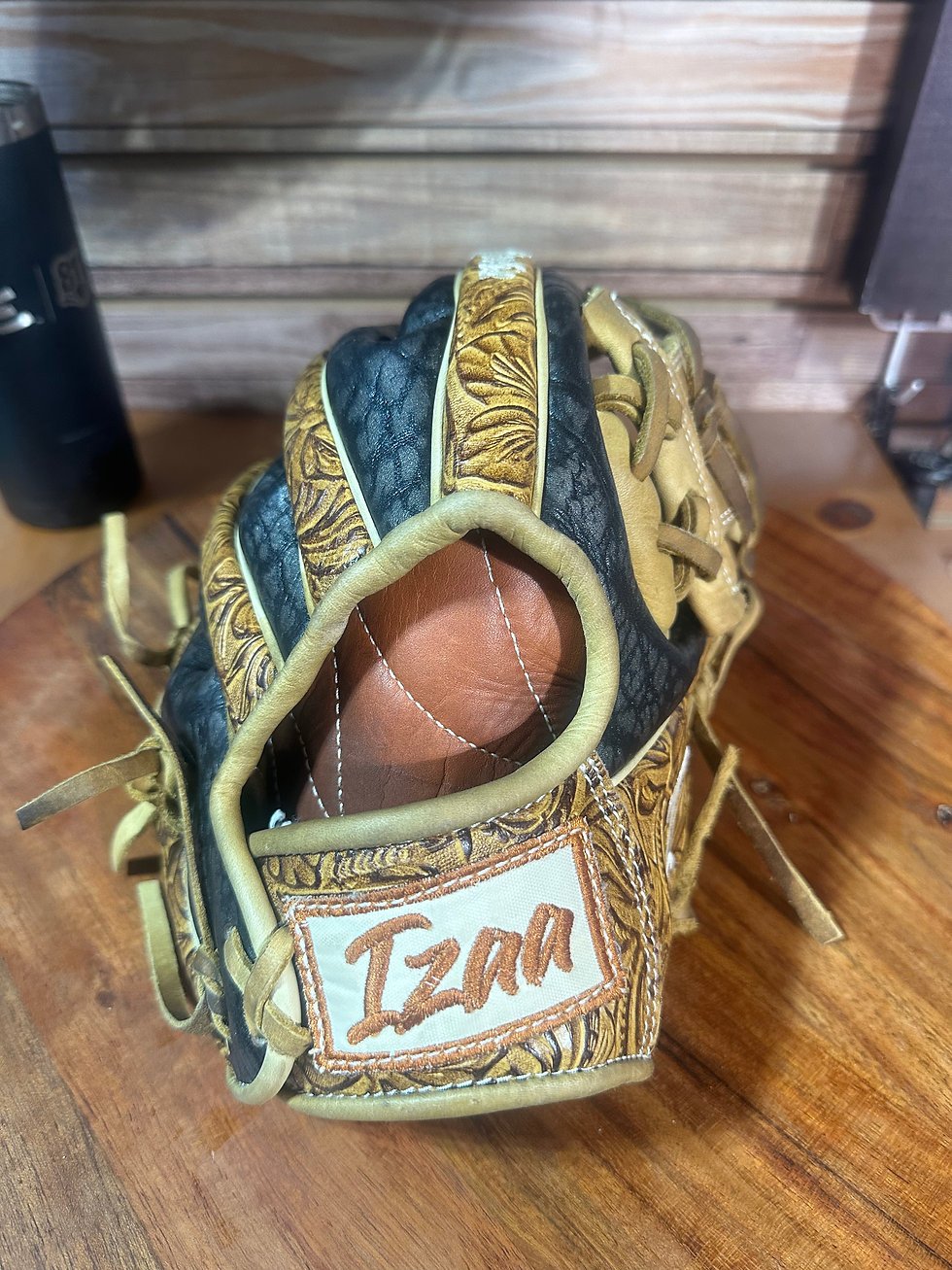Thumbnail: 11.75” RHT vaquero/elefante oiled broken in extra padding 