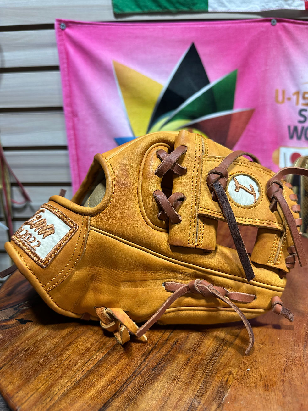 Thumbnail: 11.25”RHT, Natural Texas orange , I-Web oiled and broken in, Extra padding 