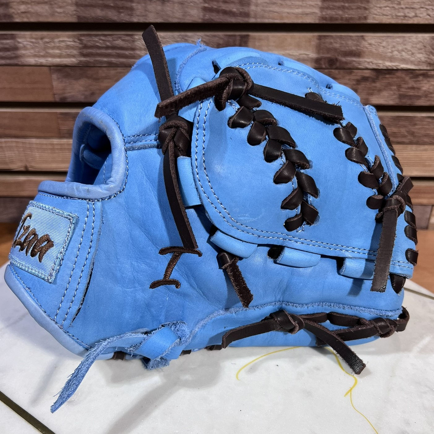 12" RHT, Closed-Web, Smooth Leather Light Blue-Dark Brown Baseball Softball Glove