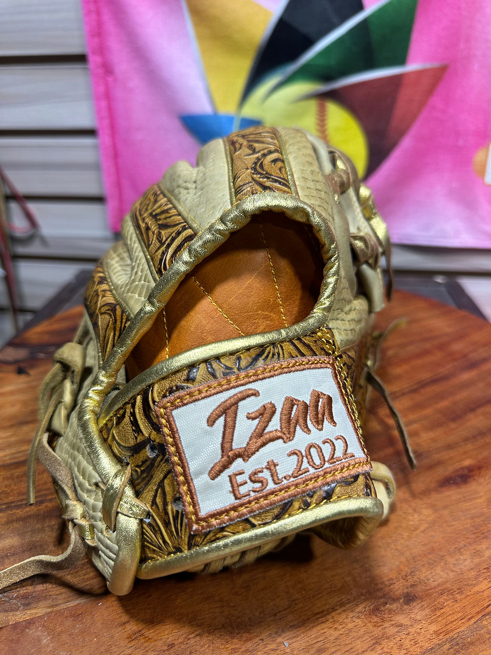 Thumbnail: 11.25” RHT vaquero /snake churro gold I-Web oiled,broken in , extra padding 