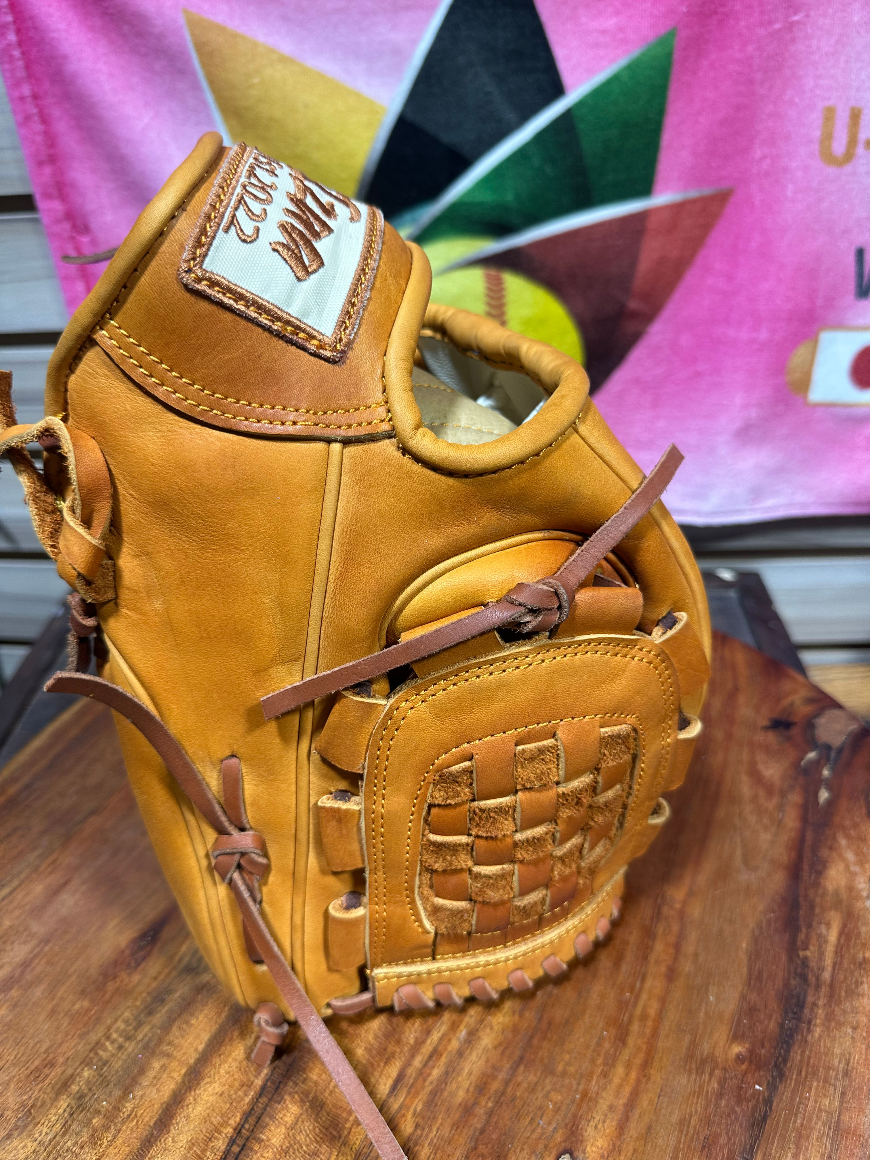 12” RHT Texas orange leather oiled and broken in and extra padding 