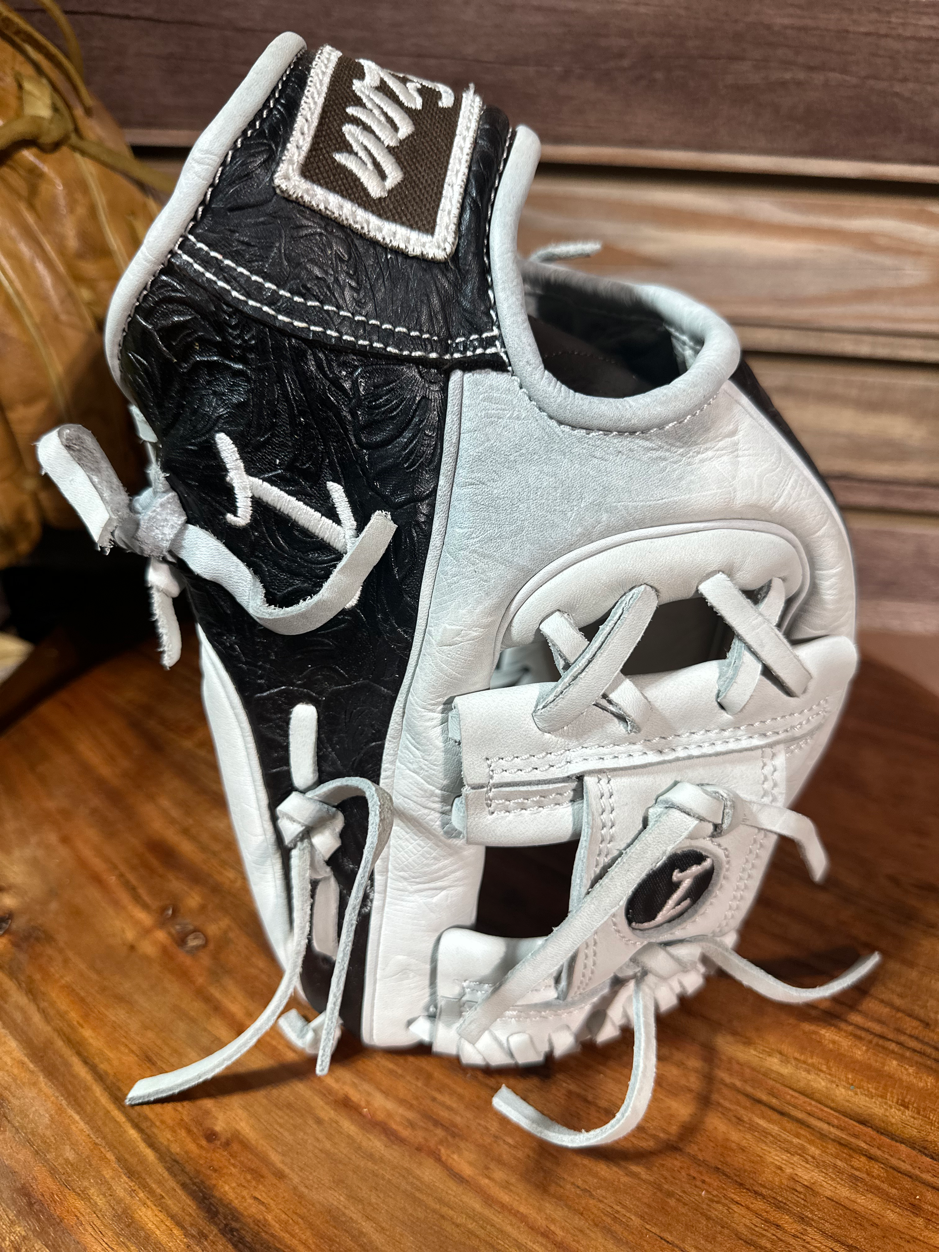 11.75”customized only, vaquer brown smooth white extra padding broken in 