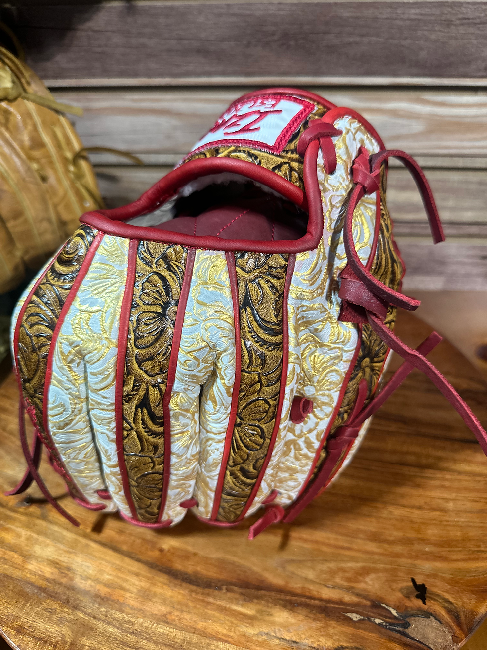 Thumbnail: 12” RHT vaquero honey/gold extra padding oiled and broken in 