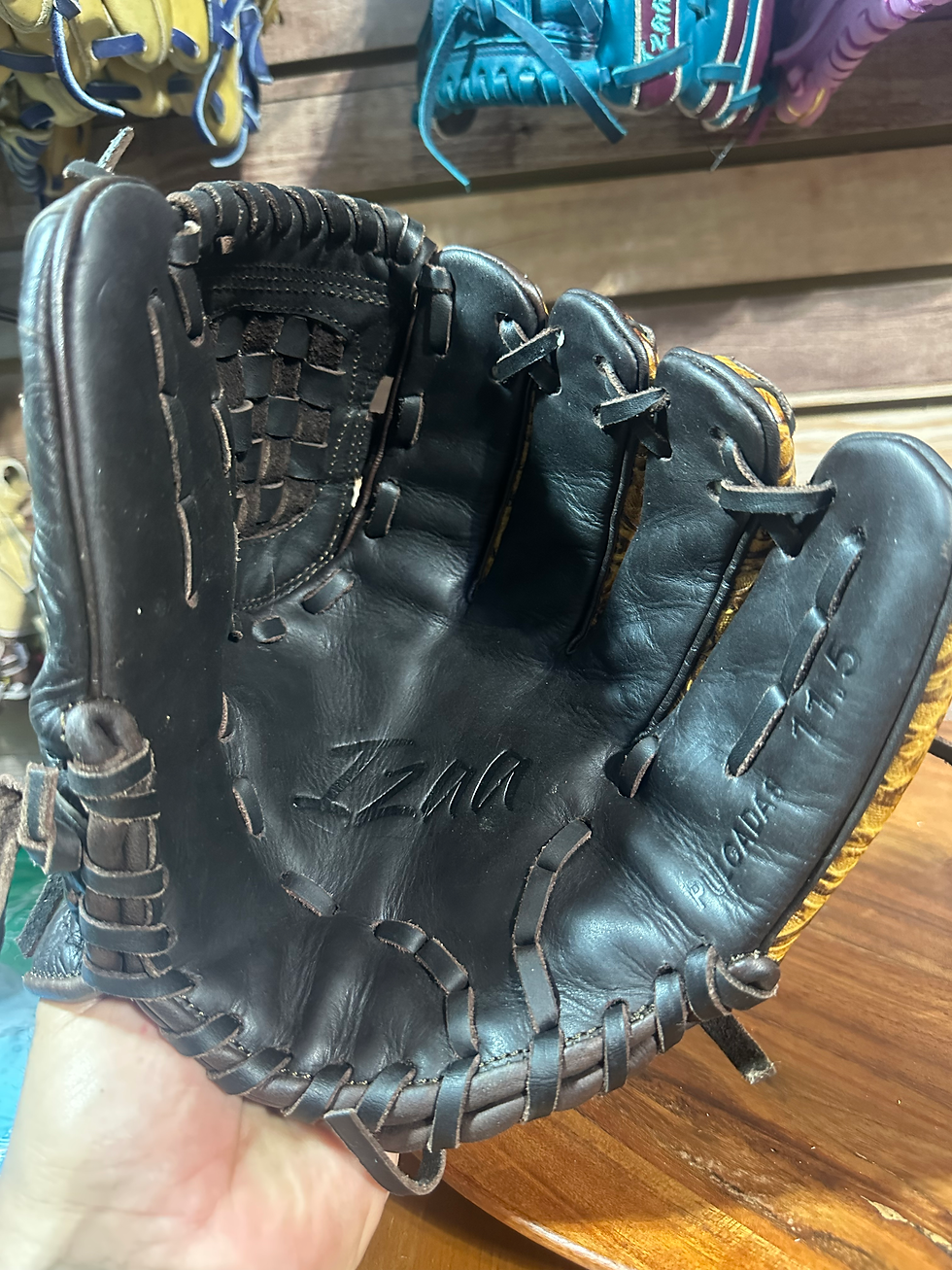 Thumbnail: 11.25” RHT vaquero brown/honey extra padding oiled and broken in 