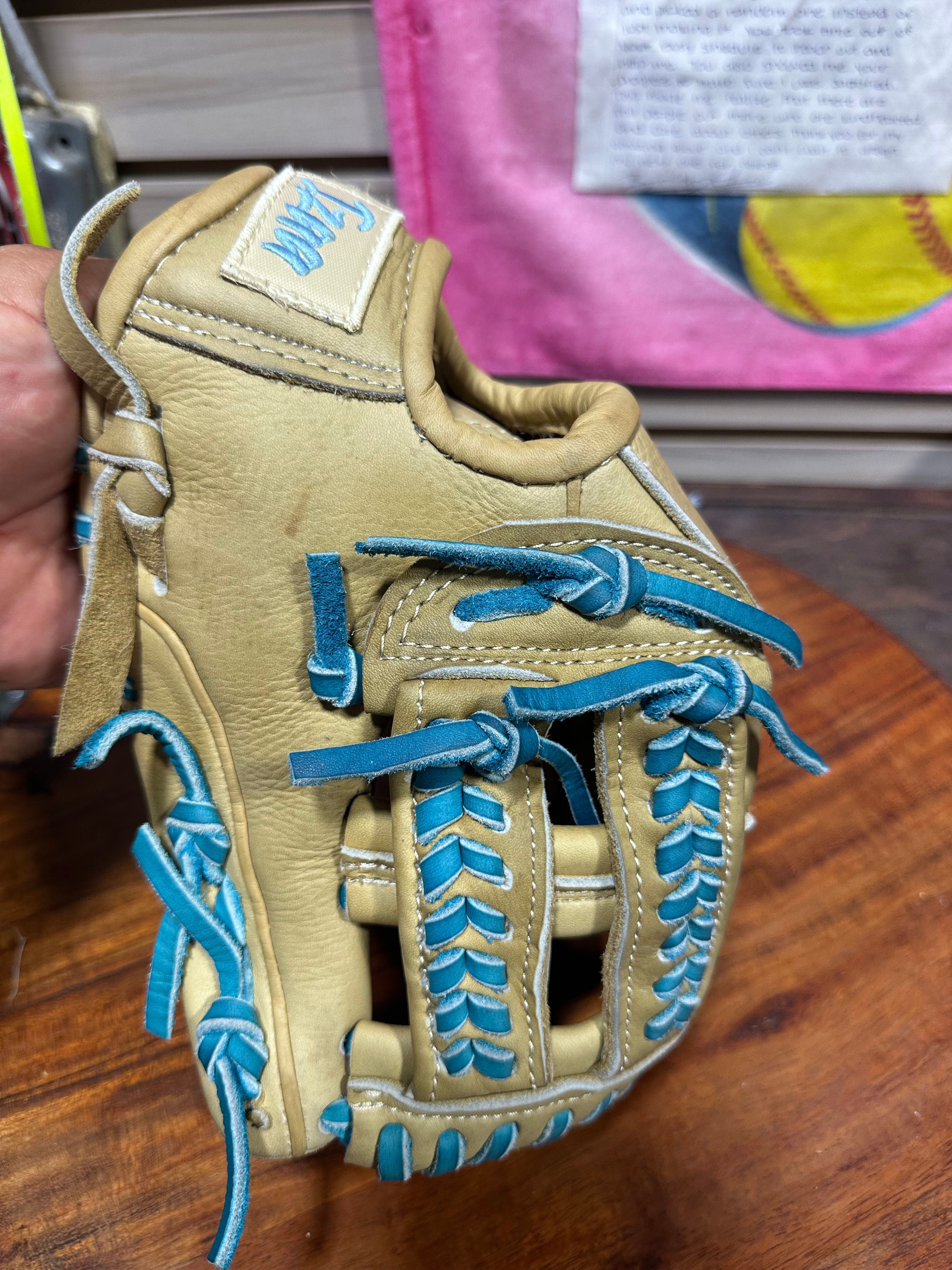 11.25” RHT, Modified H-Trap, Soft Smooth Leather in Cream and Teal Laces