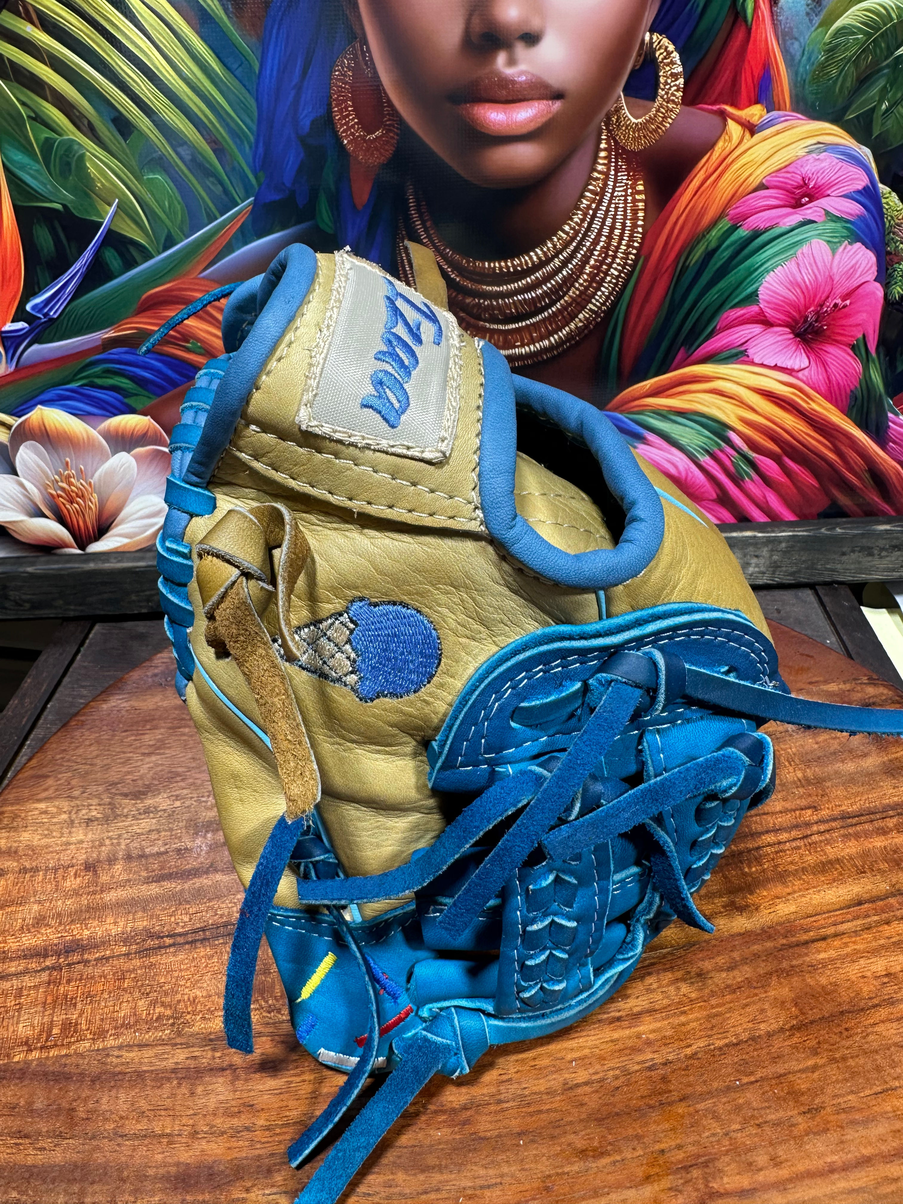 11” RHT kids soft leather oiled and broken in , game ready 