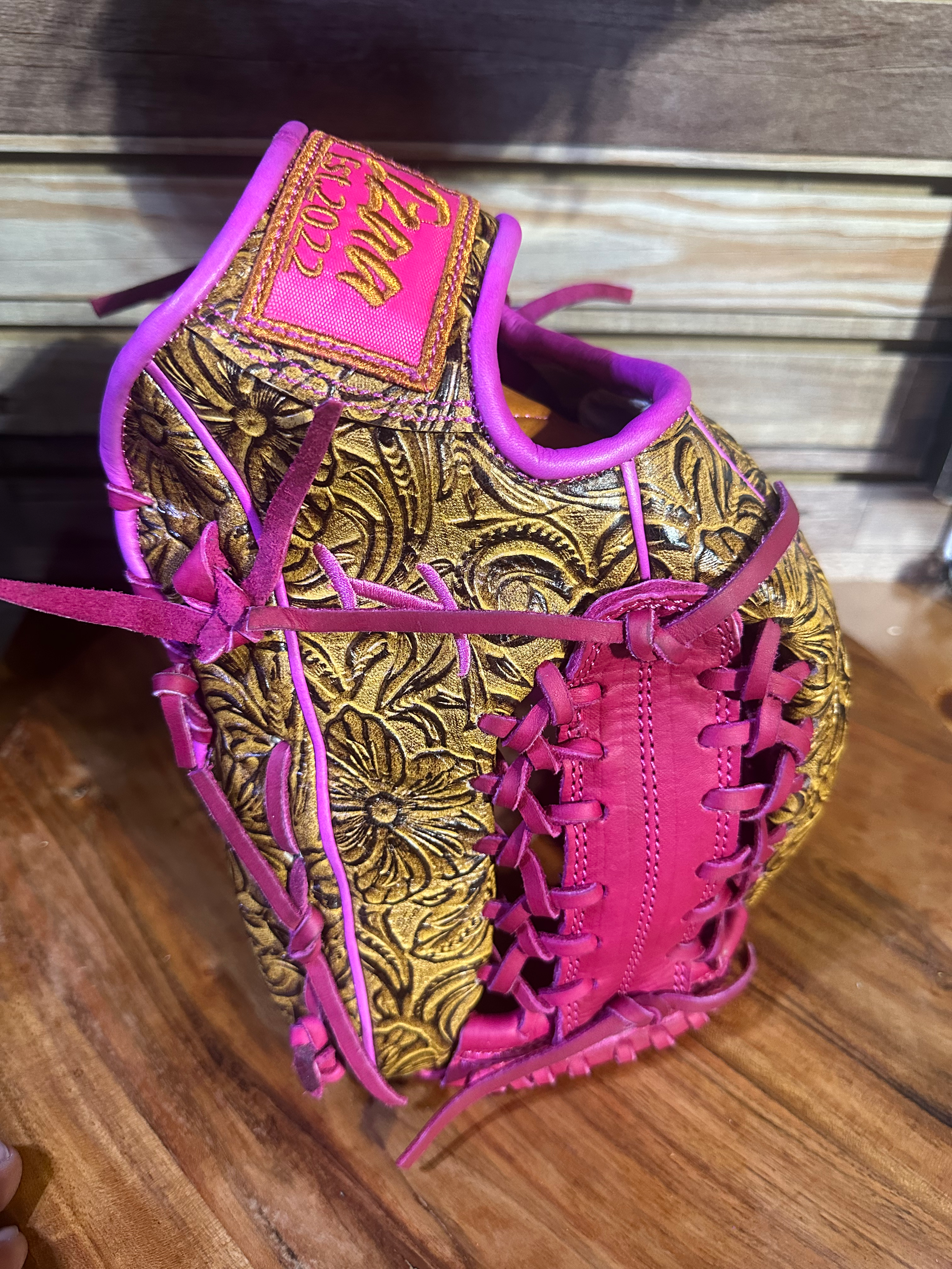 12" RHT, Modified Trap-Web, All Vaquero Honey, Hot Pink Web, Pocket, Laces