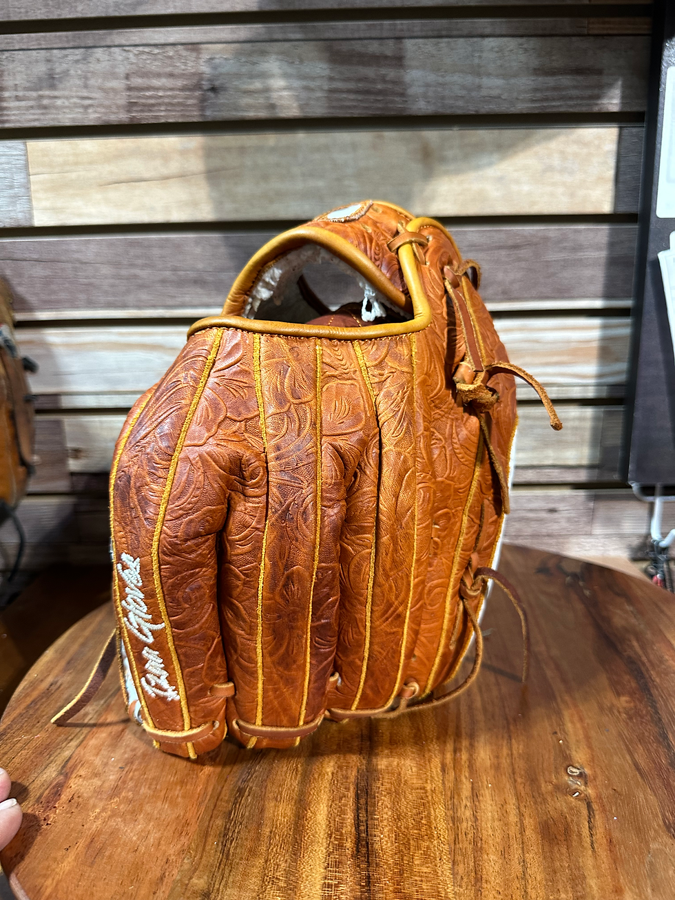 Thumbnail: 12”vaquero Texas orange , oiled, broken in, extra padding 