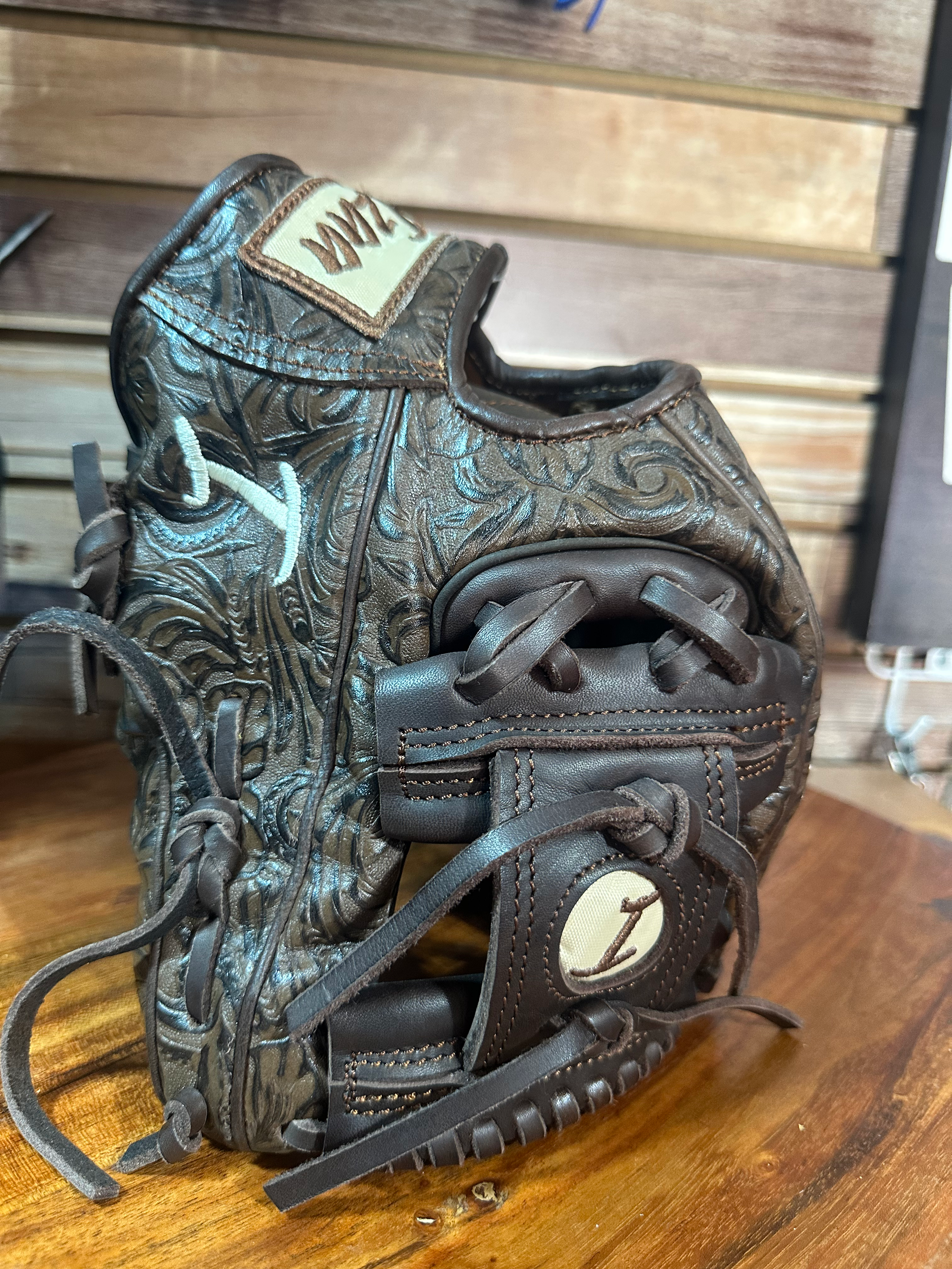 11.5” vaquero brown extra padding oiled and broken in