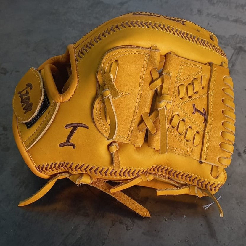 12.5", RHT, 2pc-Web, Seams Smooth Leather - Mustard-Brown Baseball/Softball Glove