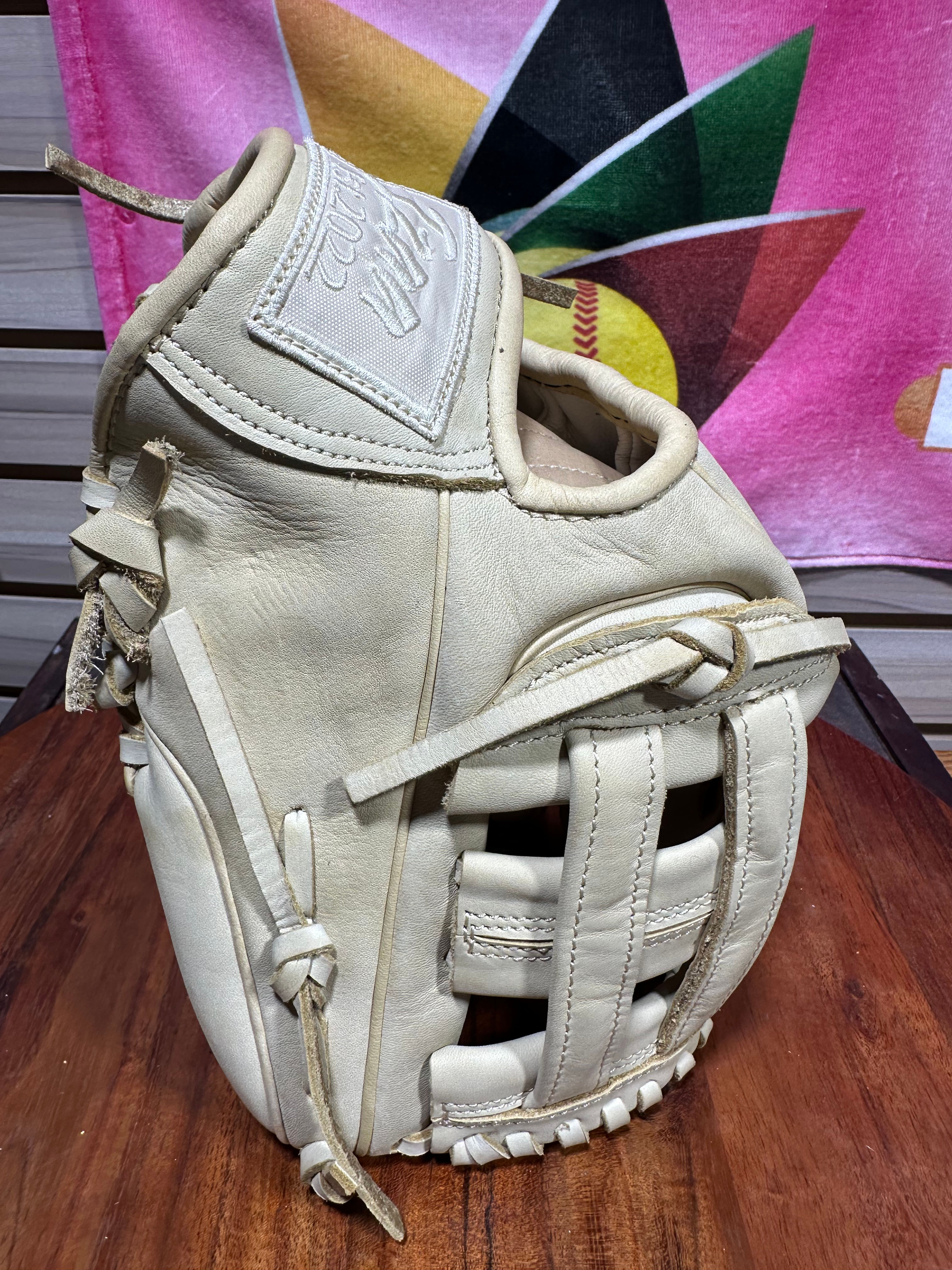 11.75”RHT natural sand practice ready broken in and extra padding 