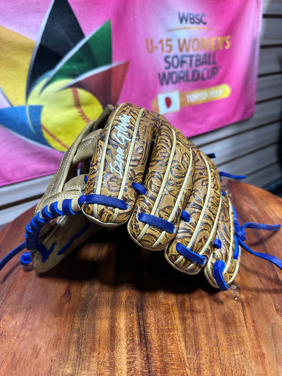 Thumbnail: 11.75”RHT full vaquero H-Web cream royal laces , broken in , extra padding 