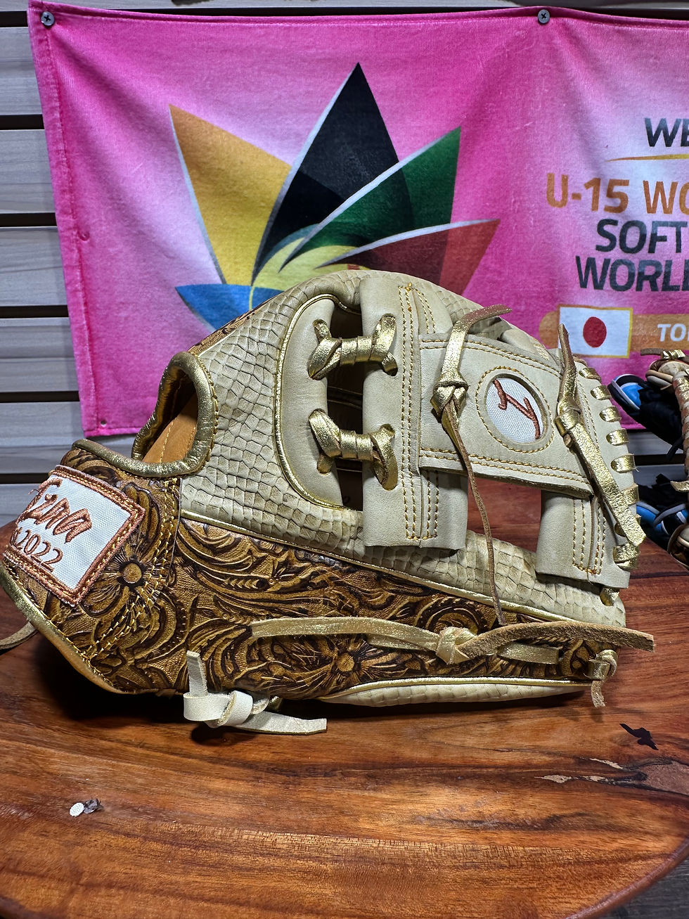 Thumbnail: 11.75” RHT vaquero / snake churro I web oiled and broken in extra padding 