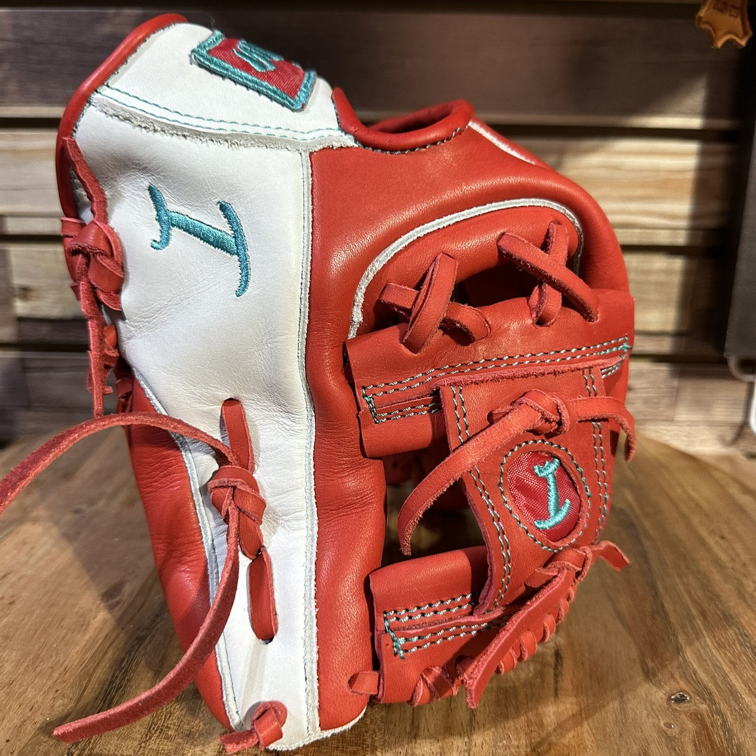 Pre-Order - I-Web, Smooth Leather Red & White with Teal, #805