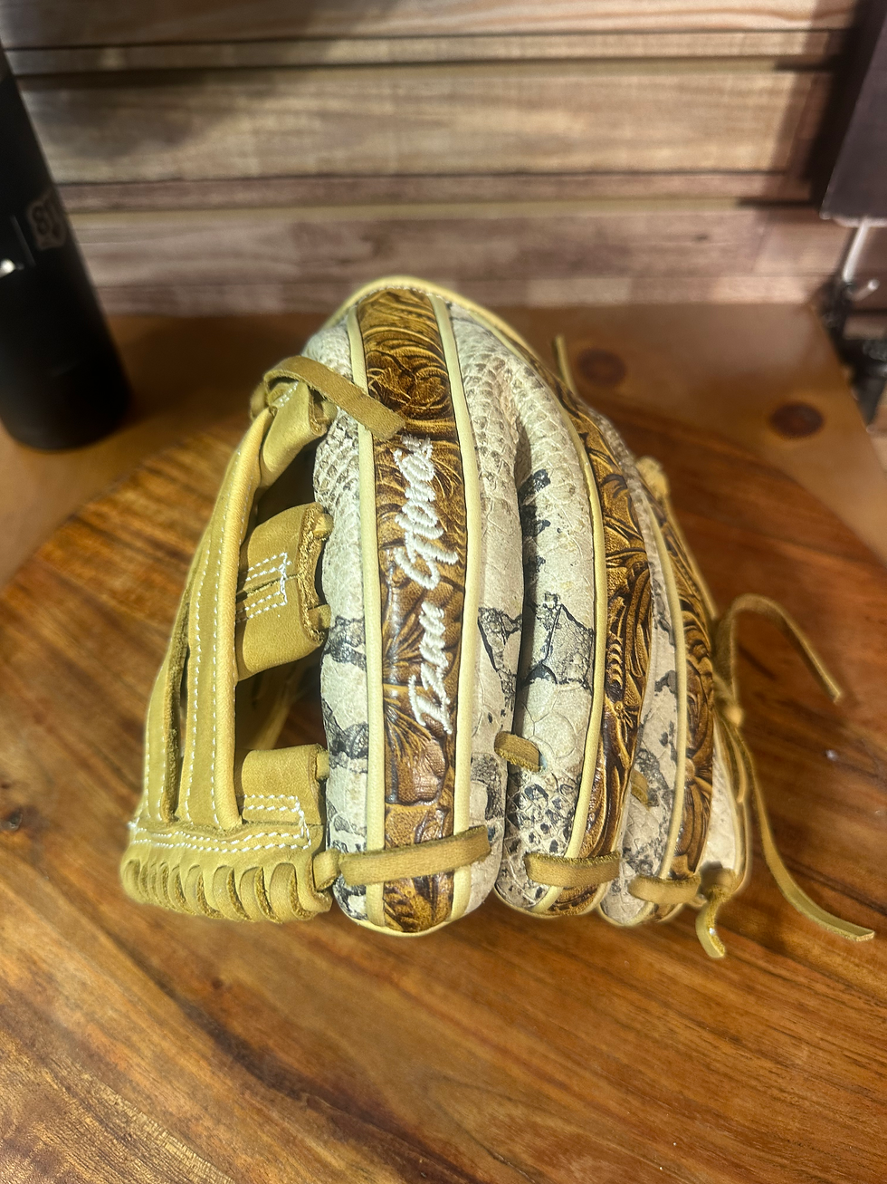 Thumbnail: 11.75” RHT vaquero/Python H-Web oiled broken in extra padding 