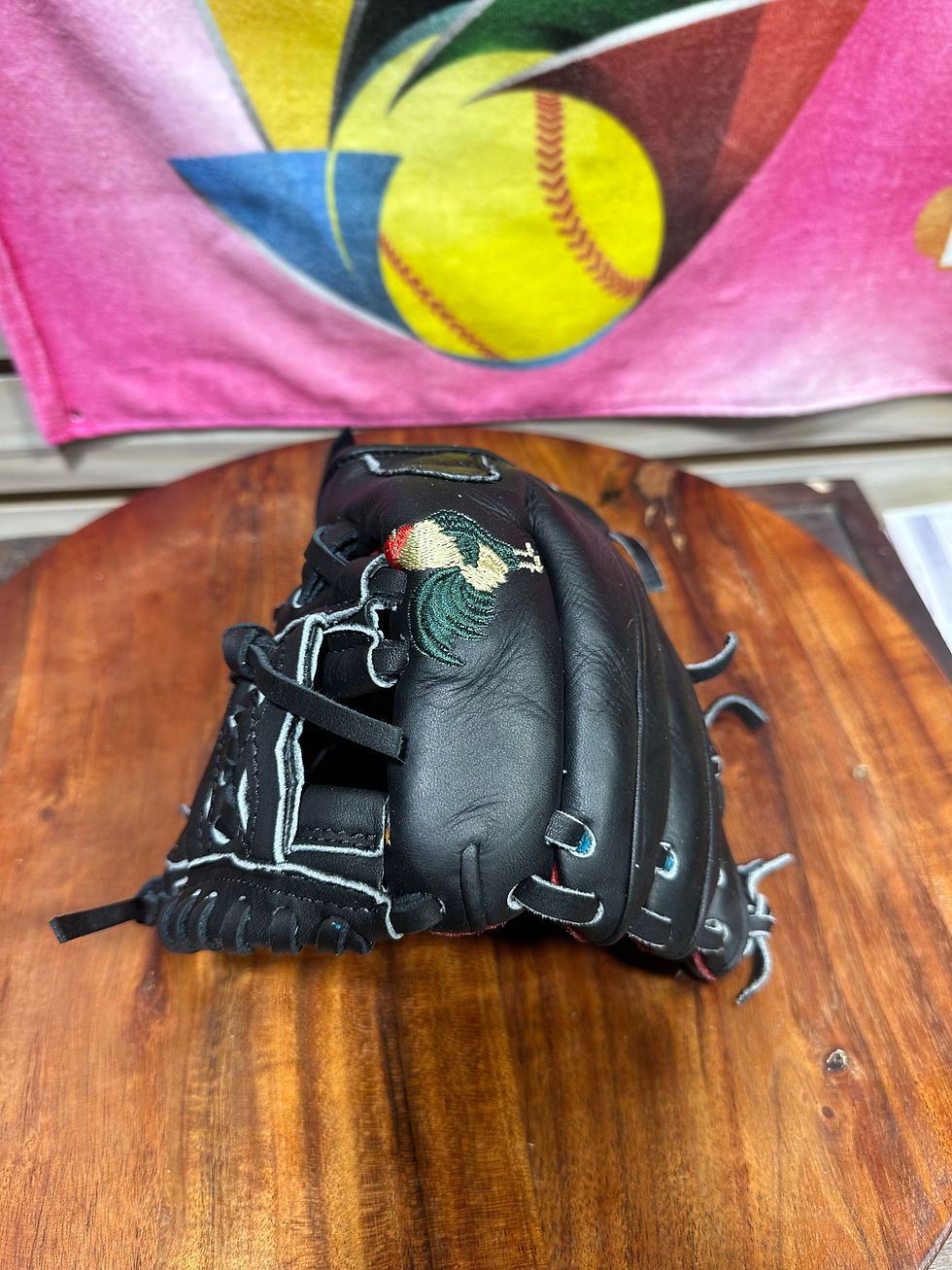 Thumbnail: Gallo, customize only , kids small hands , oiled broken in game ready 