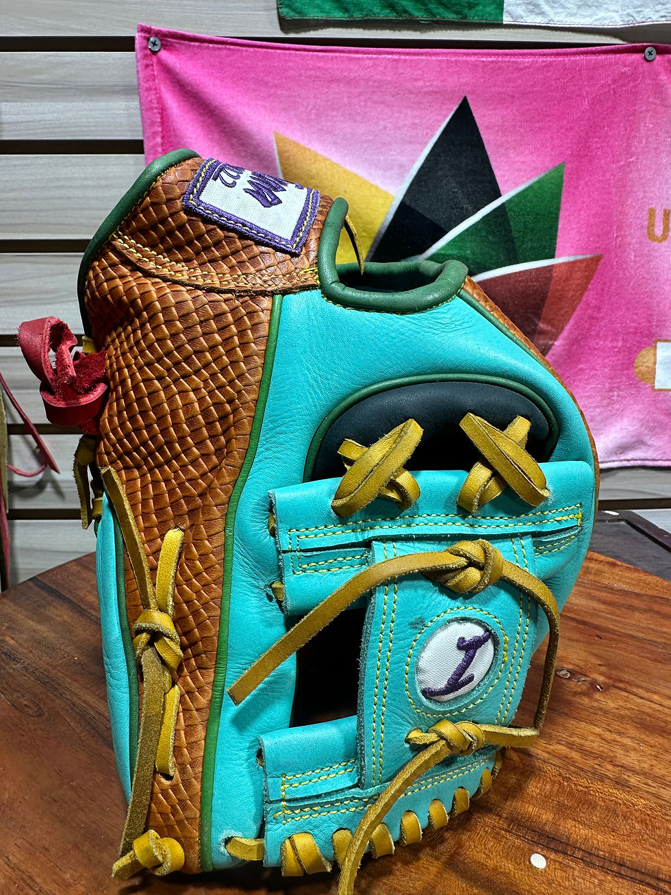 Thumbnail: 11.75” RHT I-Web honey/teal oiled, broken in extra padding 