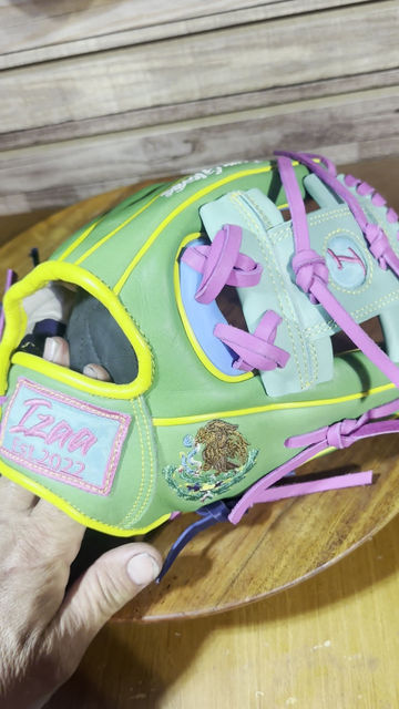 Thumbnail: 11.5” RHT escudo Mexicano teal I web reinforced padding oiled broken in 
