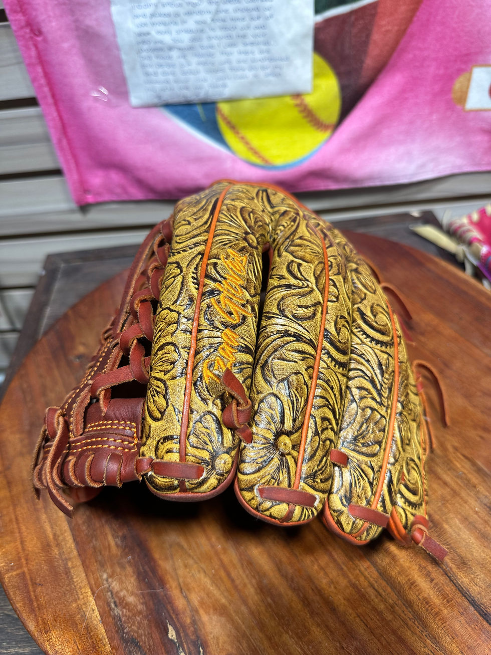 Thumbnail: 12.5” RHT Vaquero in Honey with UT Orange, oiled and broken in extra padding