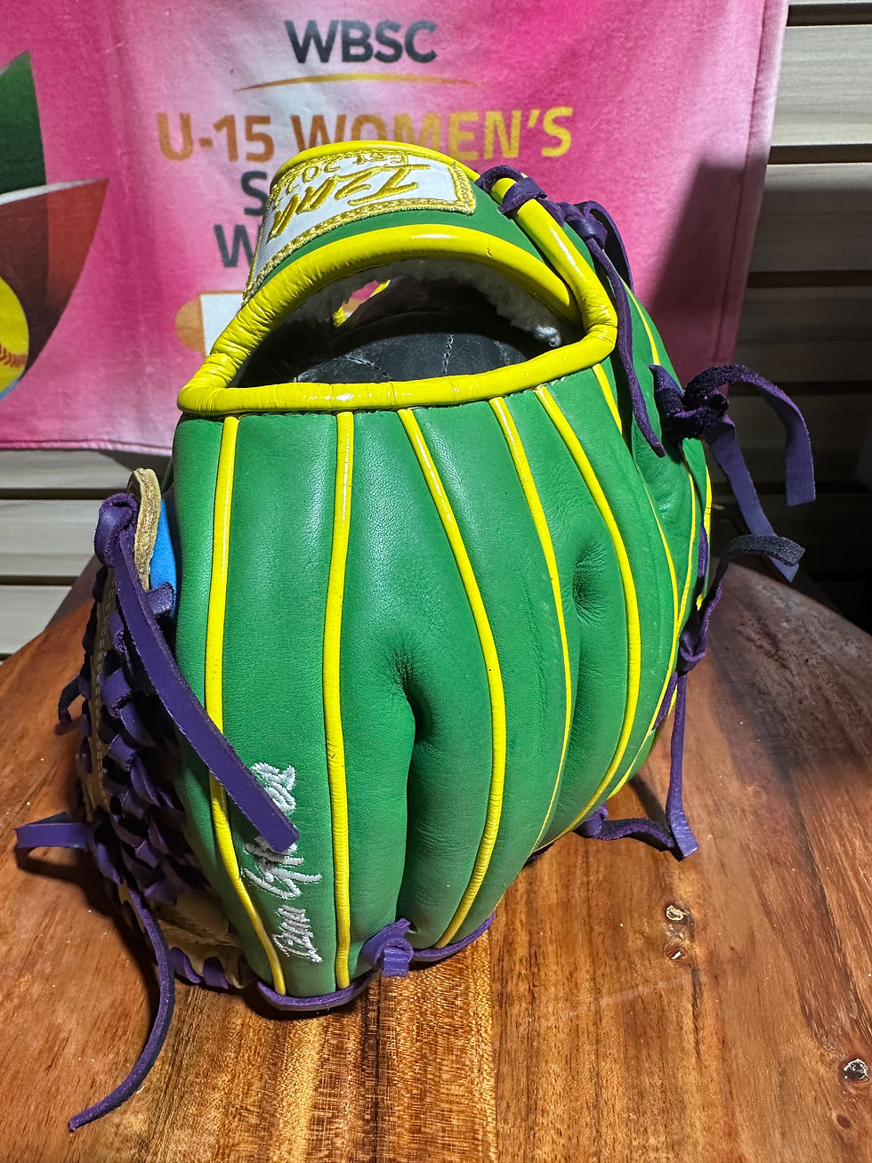 Thumbnail: 11.75” RHT escudo Mexicano green trap web oiled broken in extra padding 
