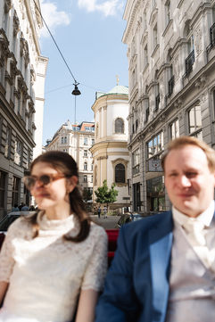 hochzeitskutsche-wien-innenstadt-palais-niederoesterreich-mariella-wedding
