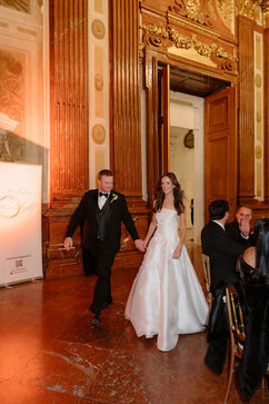 Entrance Vienna Wedding Belvedere Wien Weddingplanner