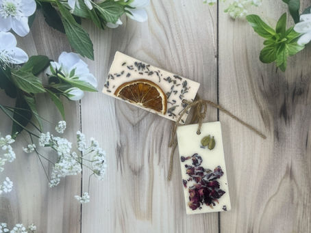 Ditch the Sprays: Why Your Home (and You) Deserve Natural Scents!
