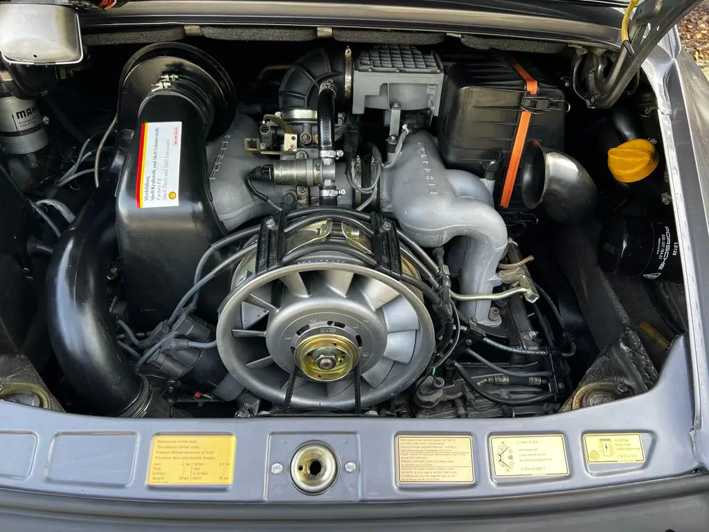 PORSCHE 911 CARRERA