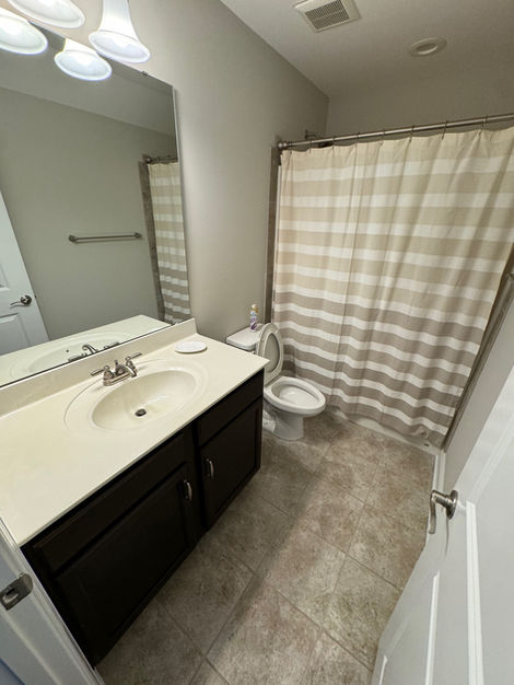 Picture of a clean bathroom