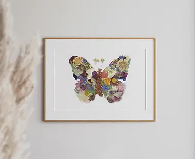 butterflyartwork-botanical-pressedflowers-seekandbloom.webp