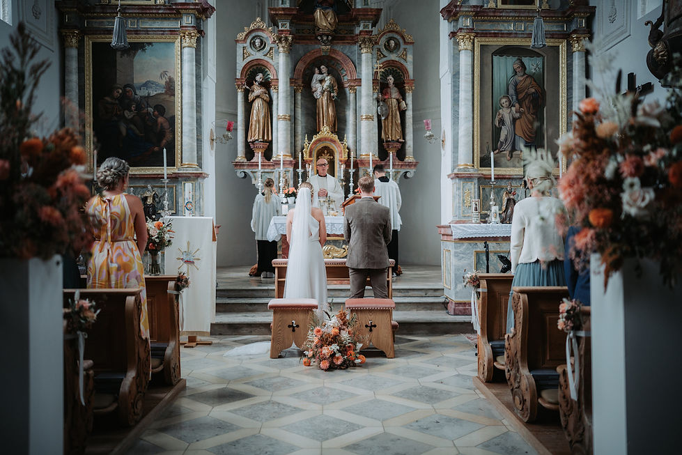 Nina&Sebi_Hochzeit_2022_71.jpeg