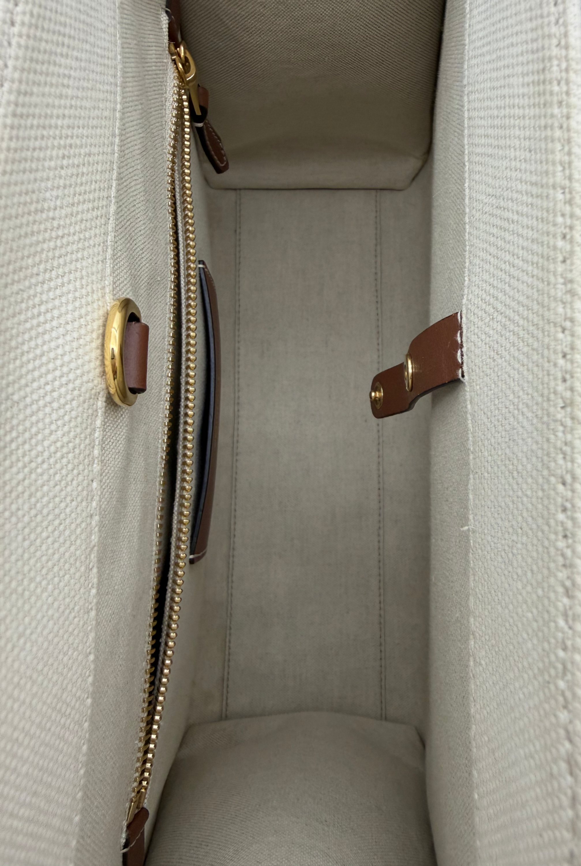 Burberry Medium Freya Tote Bag image 5