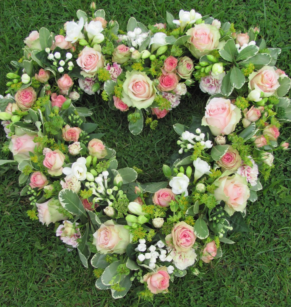 Thumbnail: Heart Tribute 14"