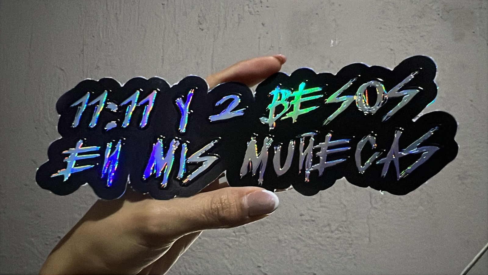 11:11 Y DOS BESOS EN MIS MUÑECAS  10 PZS 20X9CM