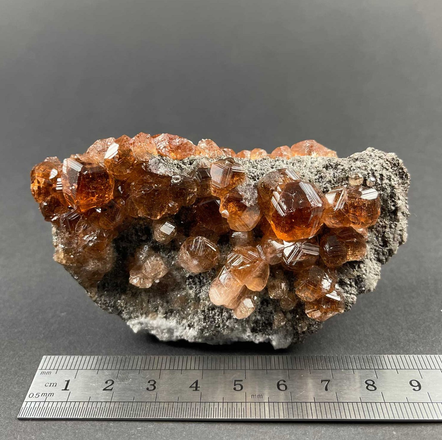 Garnet - Jeffrey Mine, Asbestos, Canada