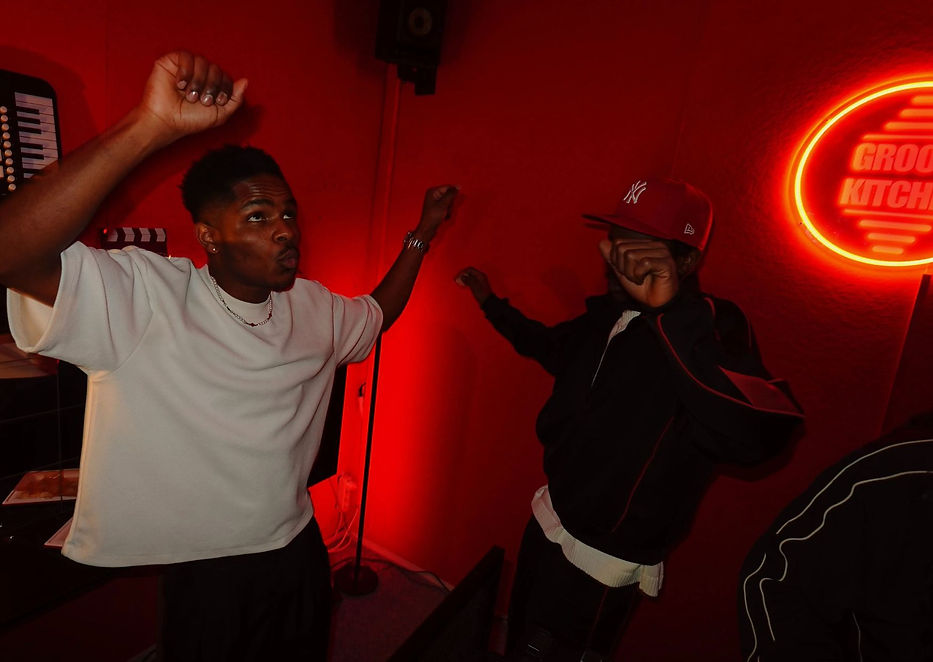 groovers am tanzen groove kitchen basel.jpg