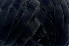 Thumbnail: Tube Yarn Purse