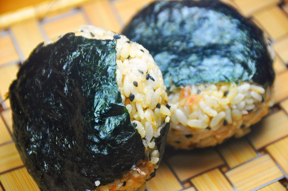 Onigiri of Bonito Flakes and Sesame