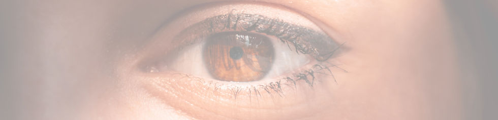 close up photo of womans eye