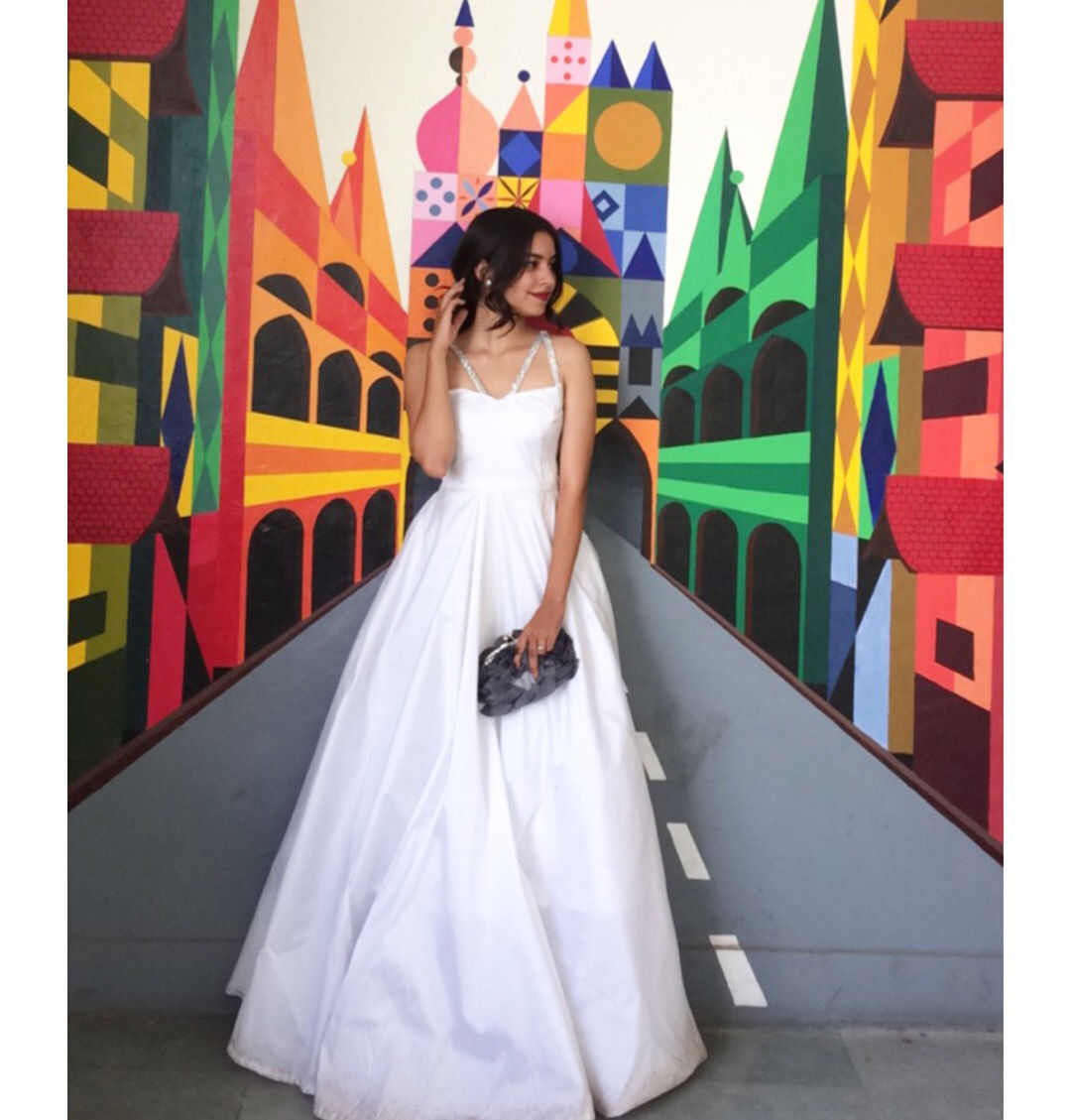 Tri-lateral straps Gown